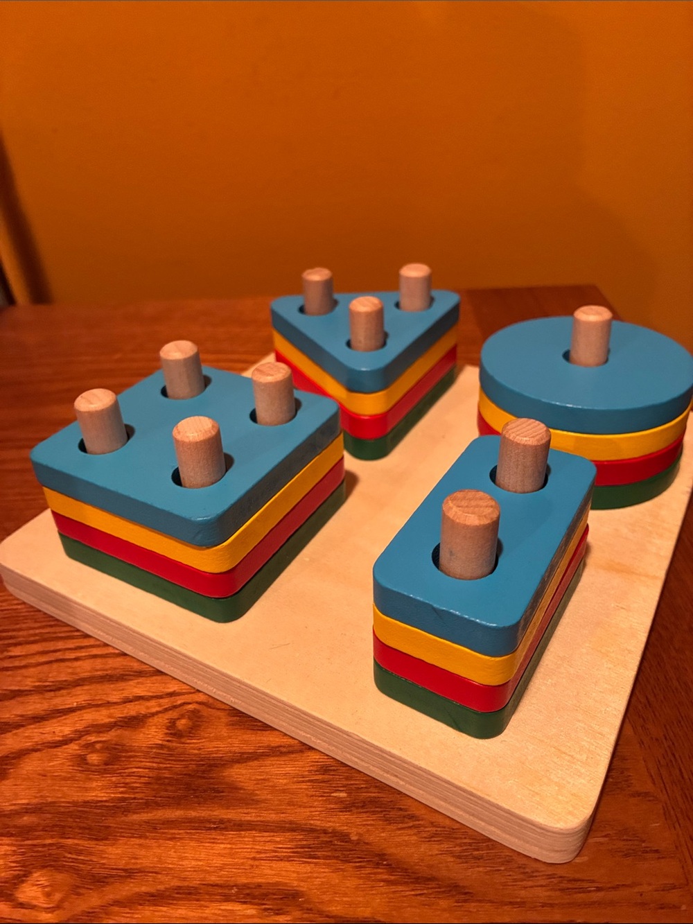 Real World Toys - SORT-A-SHAPE ACTIVITY BOARD (ages 2+)